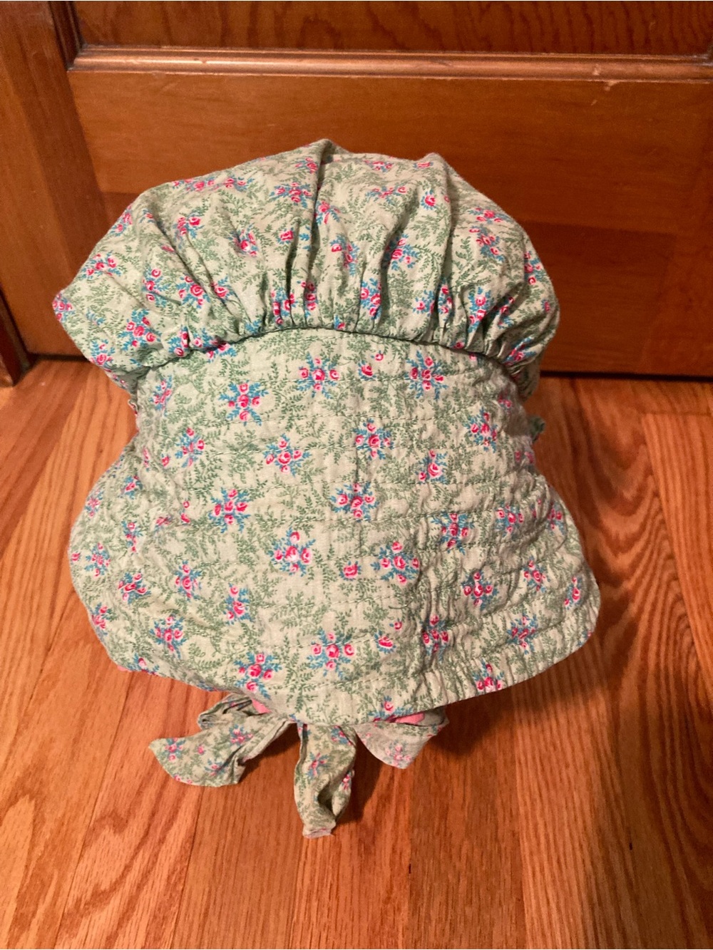 Handmade Bonnet Vintage Ruffly - Picture 3 of 6